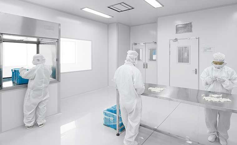 新建醫(yī)療器械工廠的生產(chǎn)企業(yè)應(yīng)當(dāng)具備什么條件和要求？